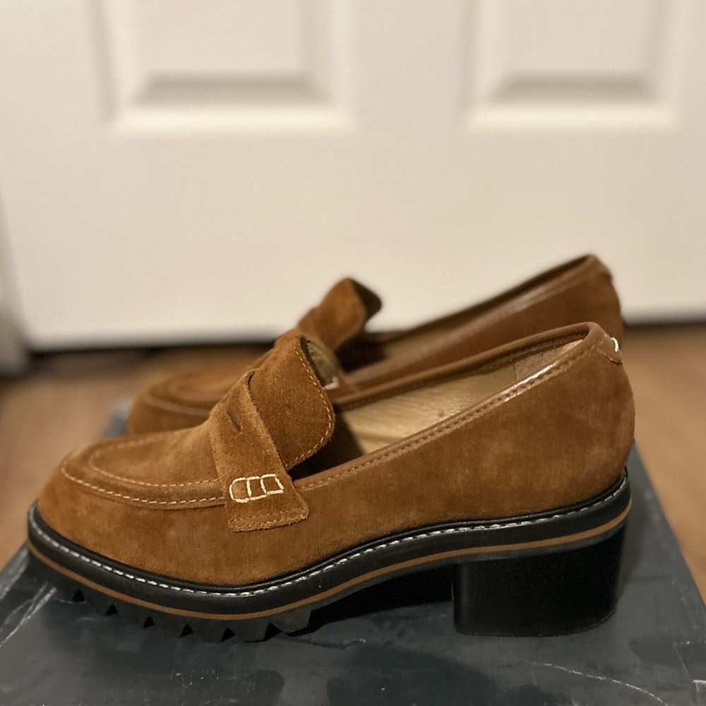 Bernardo Selma Loafer. Size 7